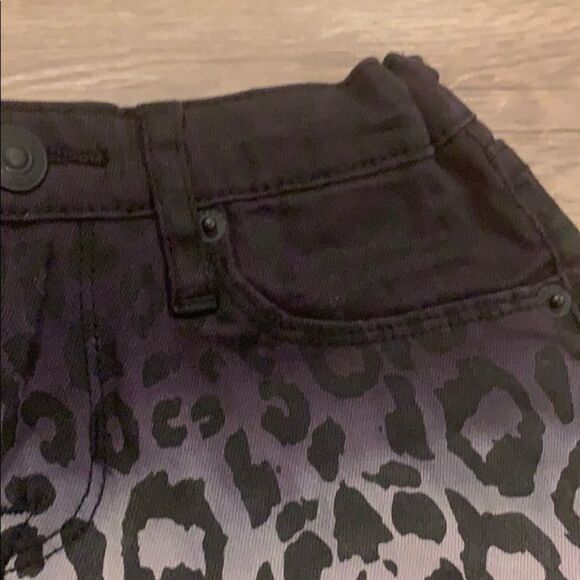 Hudson animal print  shorts - Picture 3 of 11